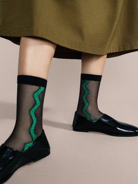 Zig Zag Sheer Crew Socks (Black)