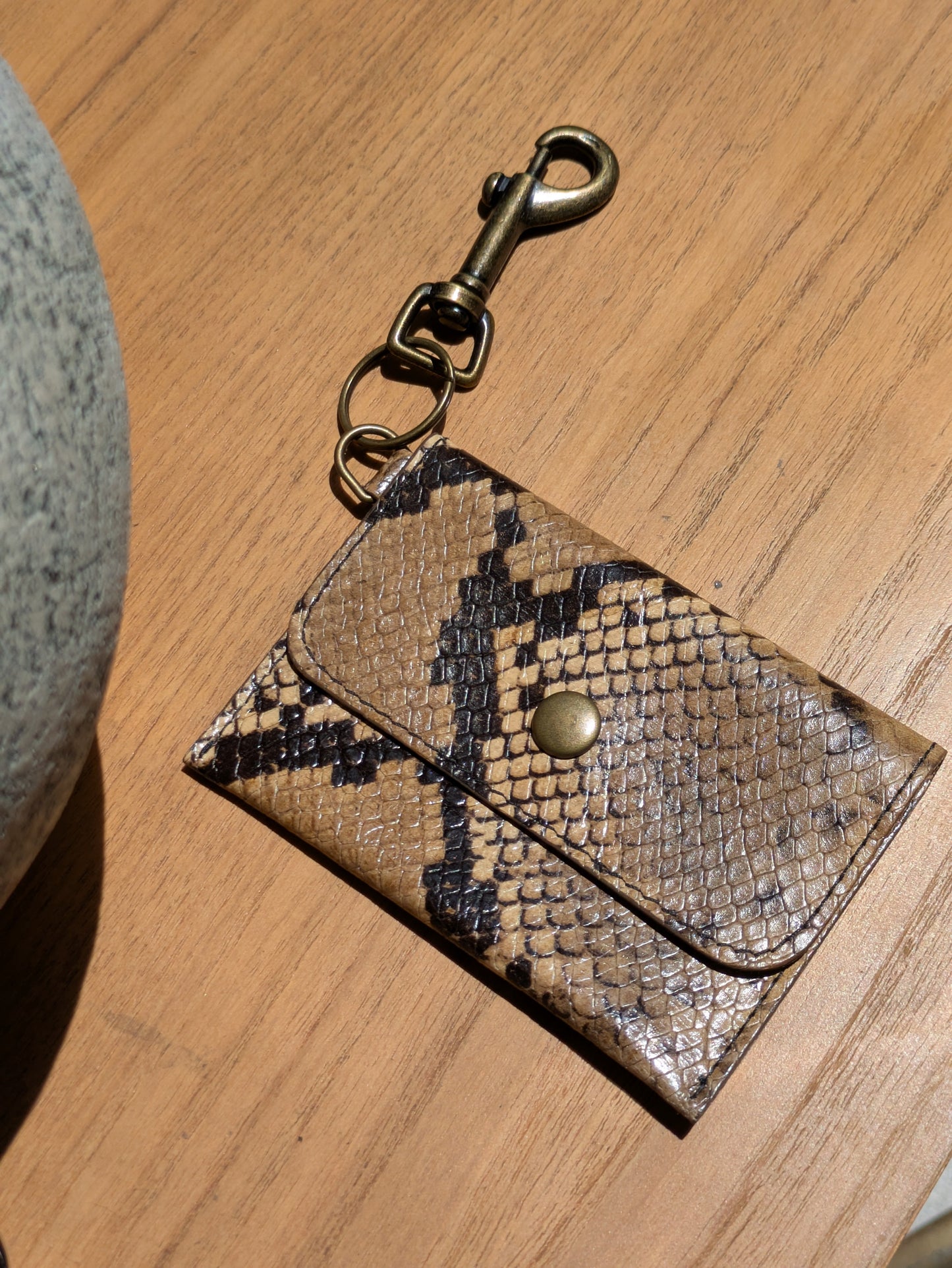 Kim White Keychain Wallet - Snake