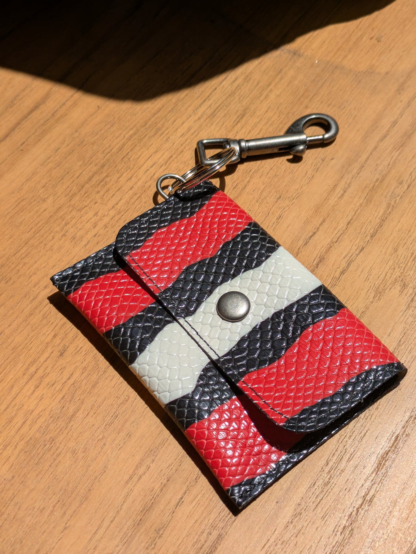 Kim White Keychain Wallet - Snake