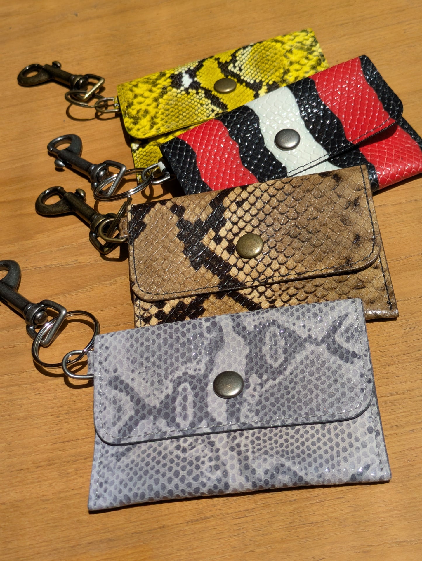 Kim White Keychain Wallet - Snake