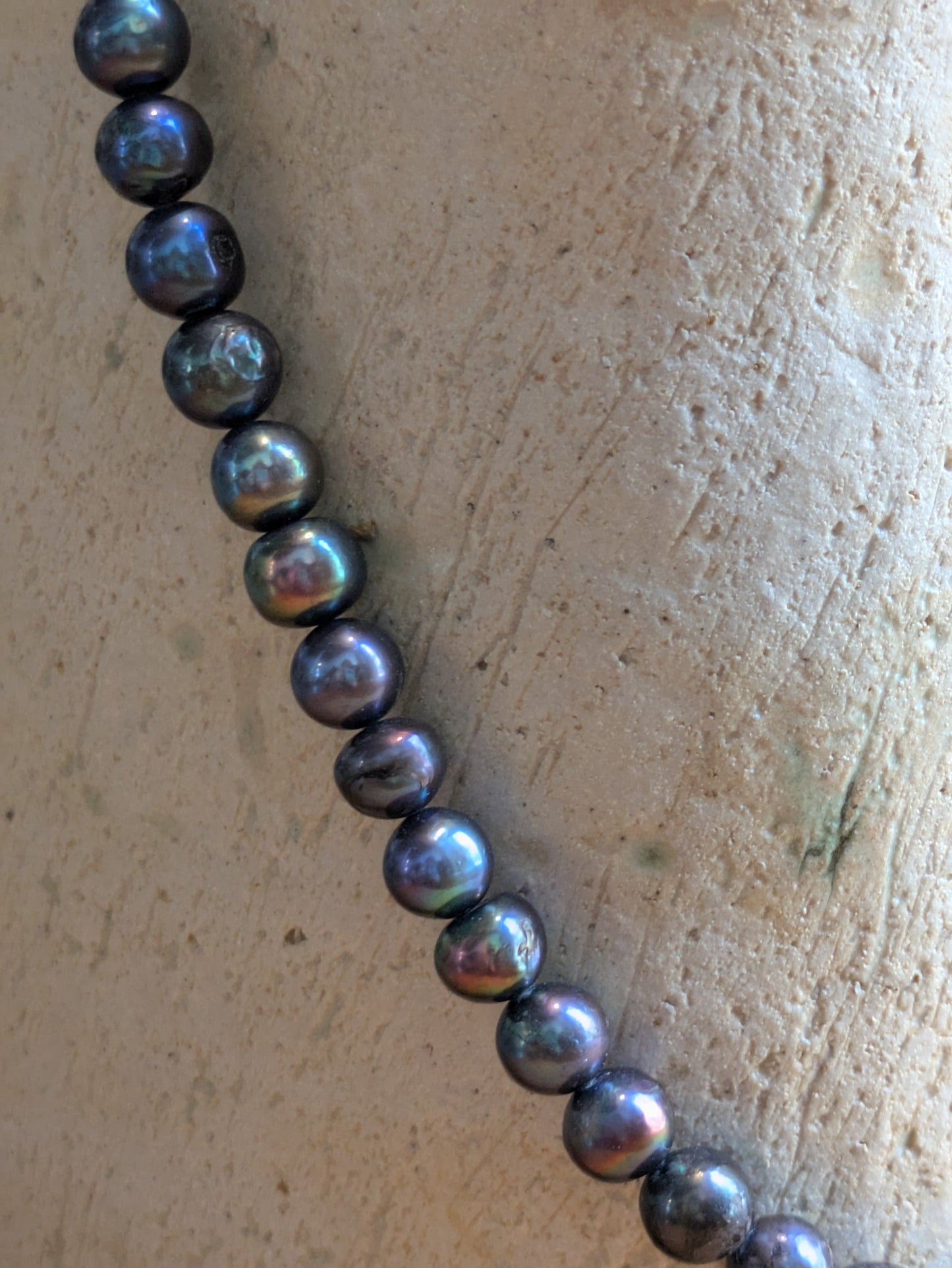 BY ORLY -Peacock, black freshwater pearls